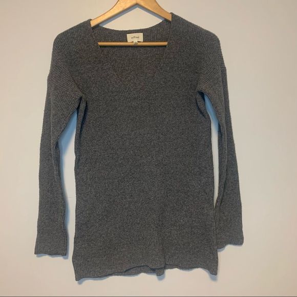 Wilfred Aritzia Henon deep V neckline grey sweater size small - Picture 12 of 12